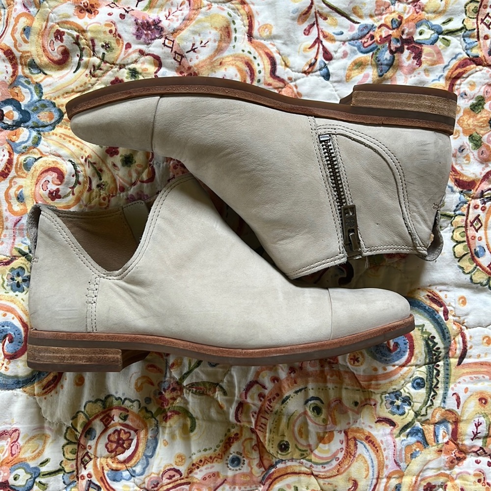 Timberland Women’s Tan Weatherproof Ankle Booties